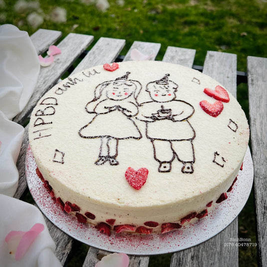 40. Torte "Falling in Love" mit liebevoll gezeichneten Liebespaar und Erdbeeren 26 cm