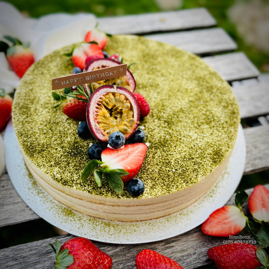 44. Torte "Matcha" zum Geburtstag mit Matcha-Mascarpone Creme und frischen Erdbeeren