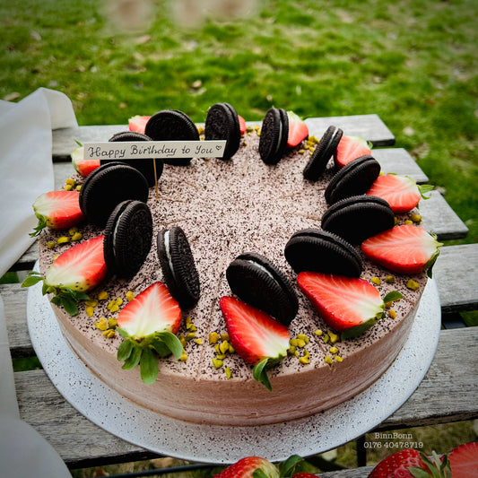 43. Torte "Coffee and Oreo" mit himmlischer Schoko-Mousse und frischen Erdbeeren 26 cm