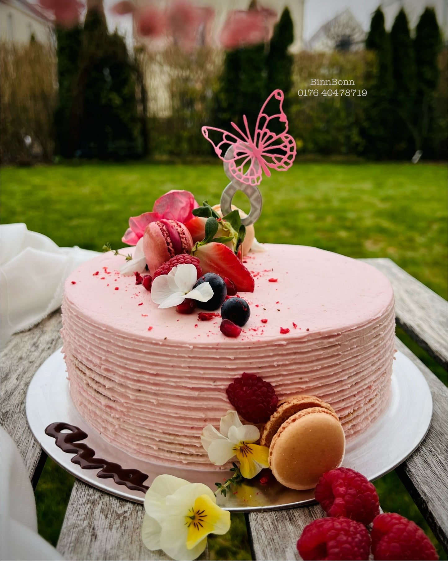 45. Torte "Pink Dream" mit frischen Beeren und essbaren Blüten 20 cm