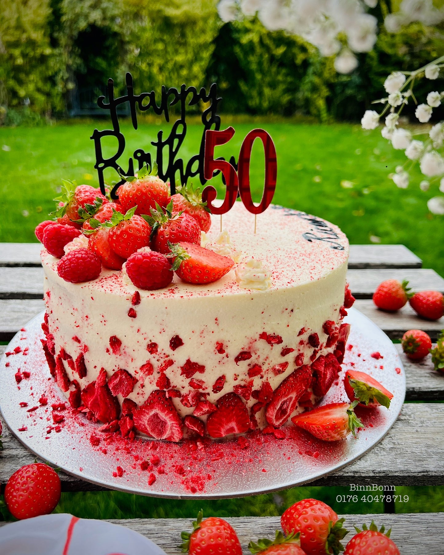 22. Torte "Lady in Red" zum Geburtstag mit frischen Erdbeeren 22 cm