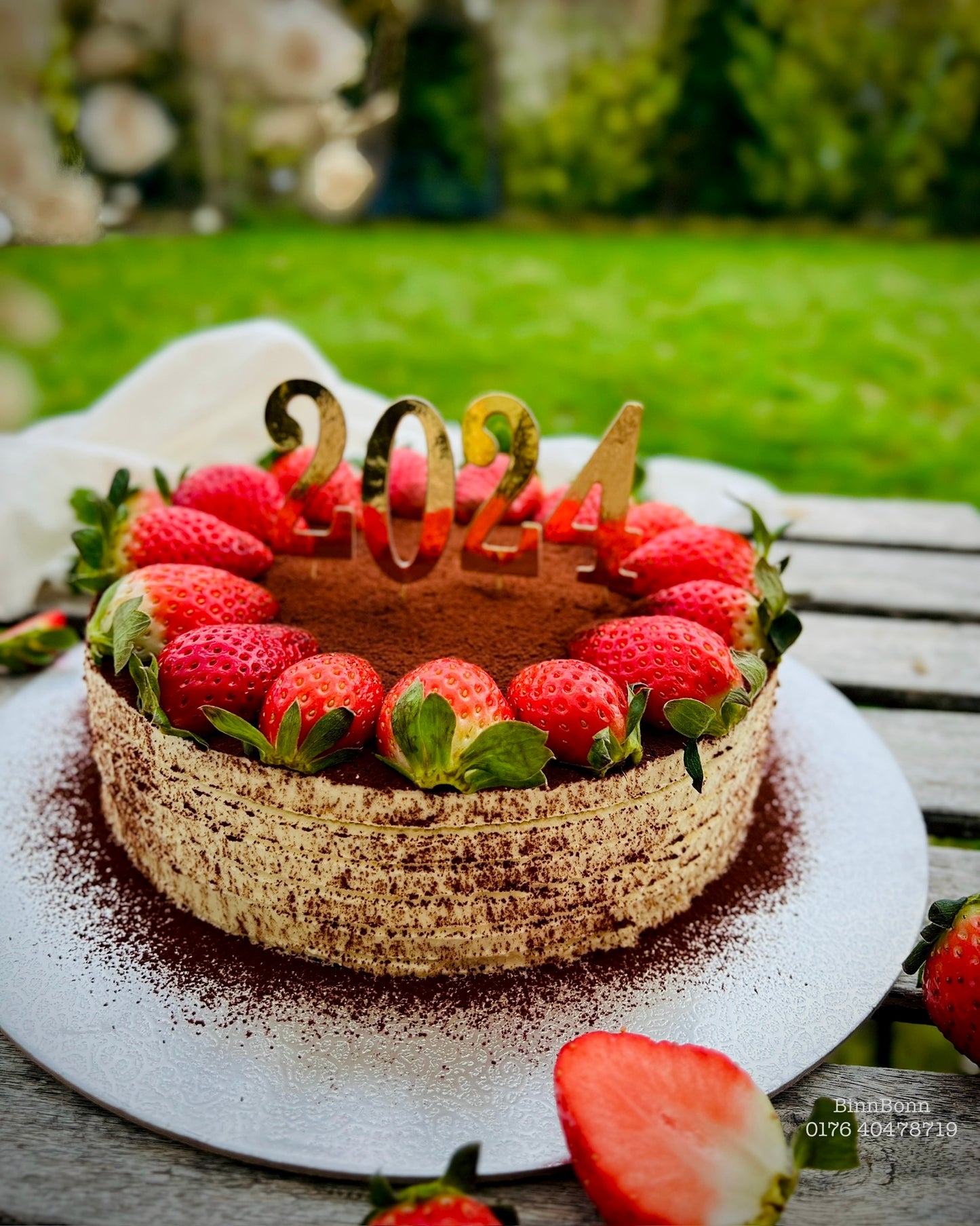 36. Torte "Infinite Love" Tiramisu mit feinster Mascapone Creme und frischen Erdbeeren