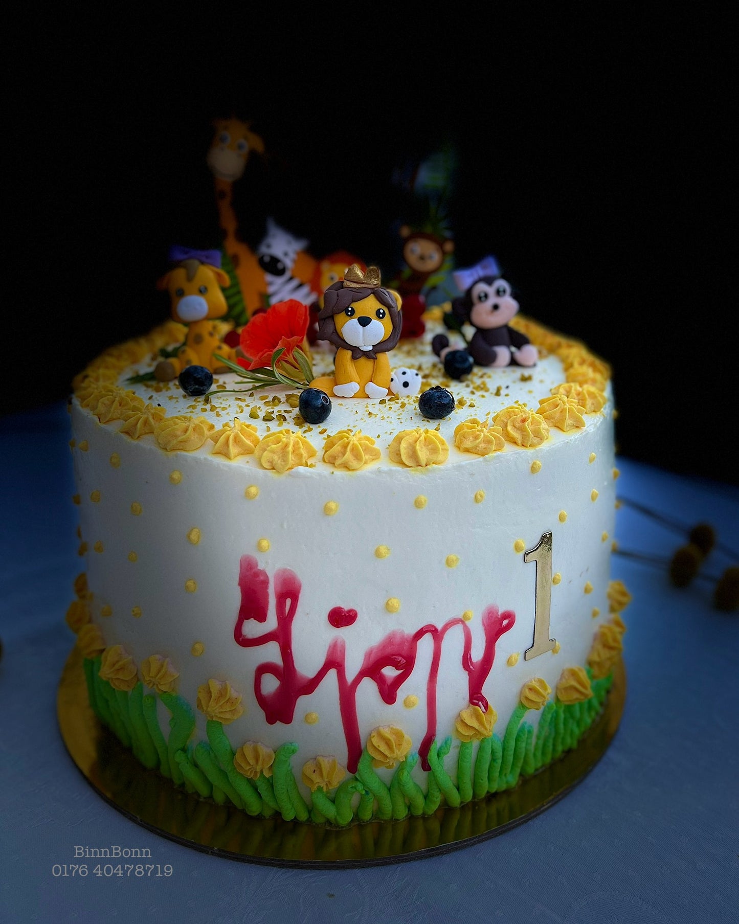 13. Torte "Lion King" zum Kindergeburtstag gefüllt mit frischen Beeren 22 cm
